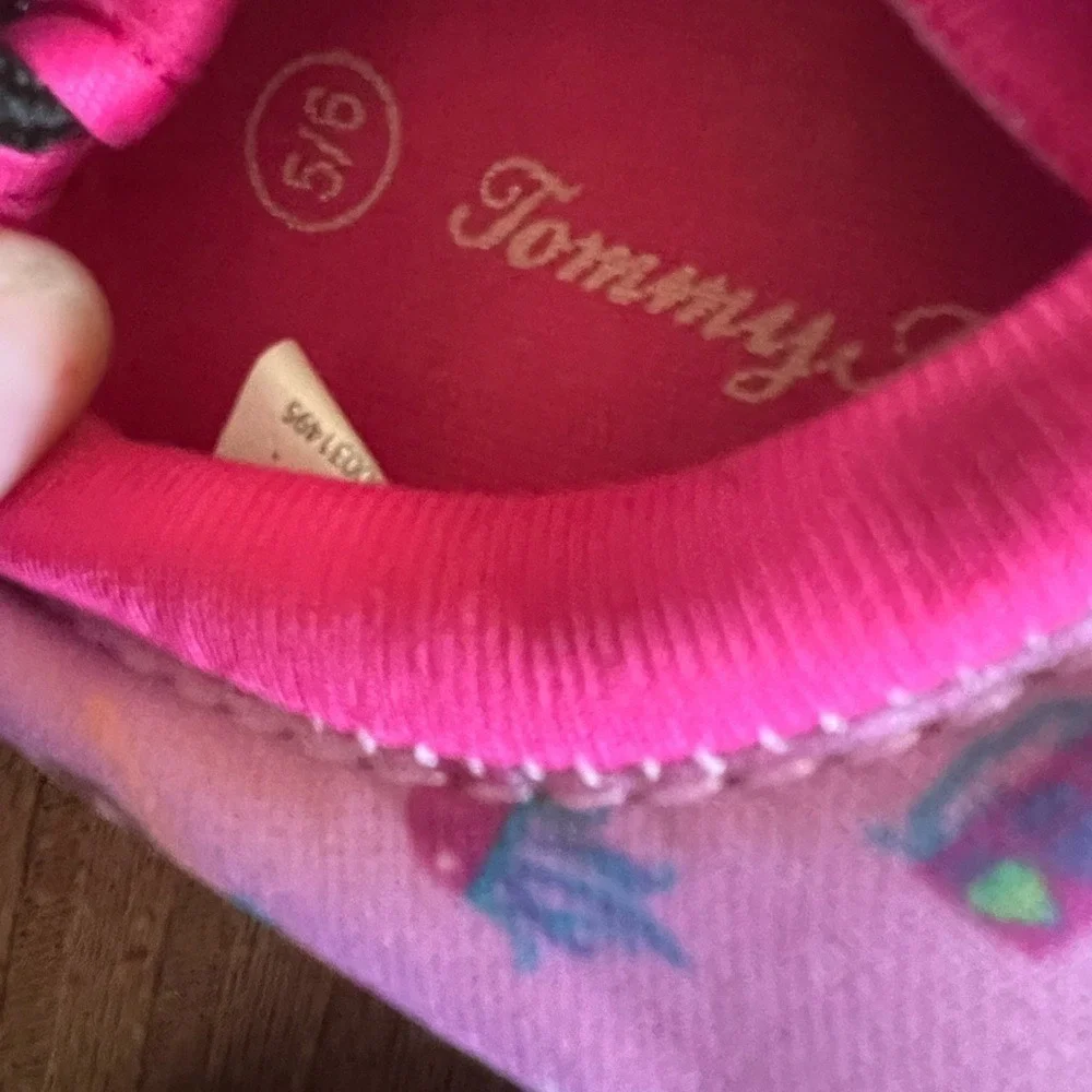 Tommy‎ Bahama pink mermaid water shoes